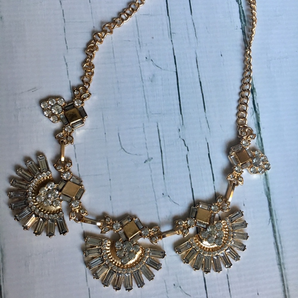 NEW! 🖤 Aura’s Golden Statement Necklace